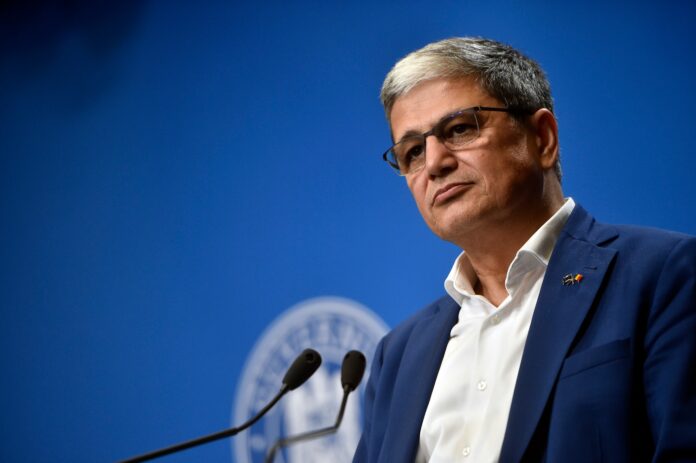 Un grup din PNL își dorește remanierea propriului ministru de Finanțe