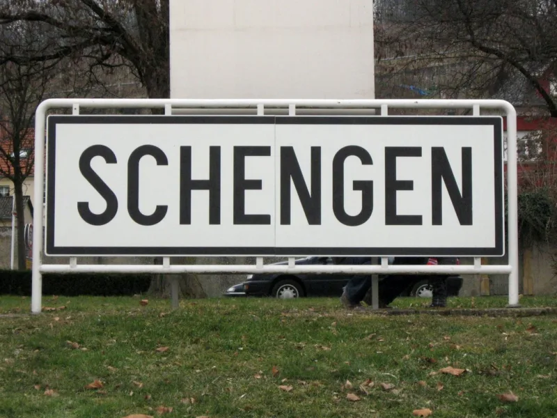 Executivul austriac menține votul negativ pentru România în Schengen