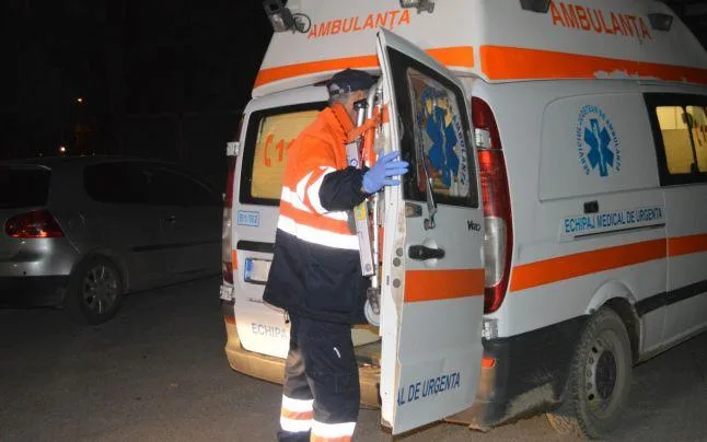 Un echipaj de pe ambulanță a căzut în centrul unei confruntări, la Buzău