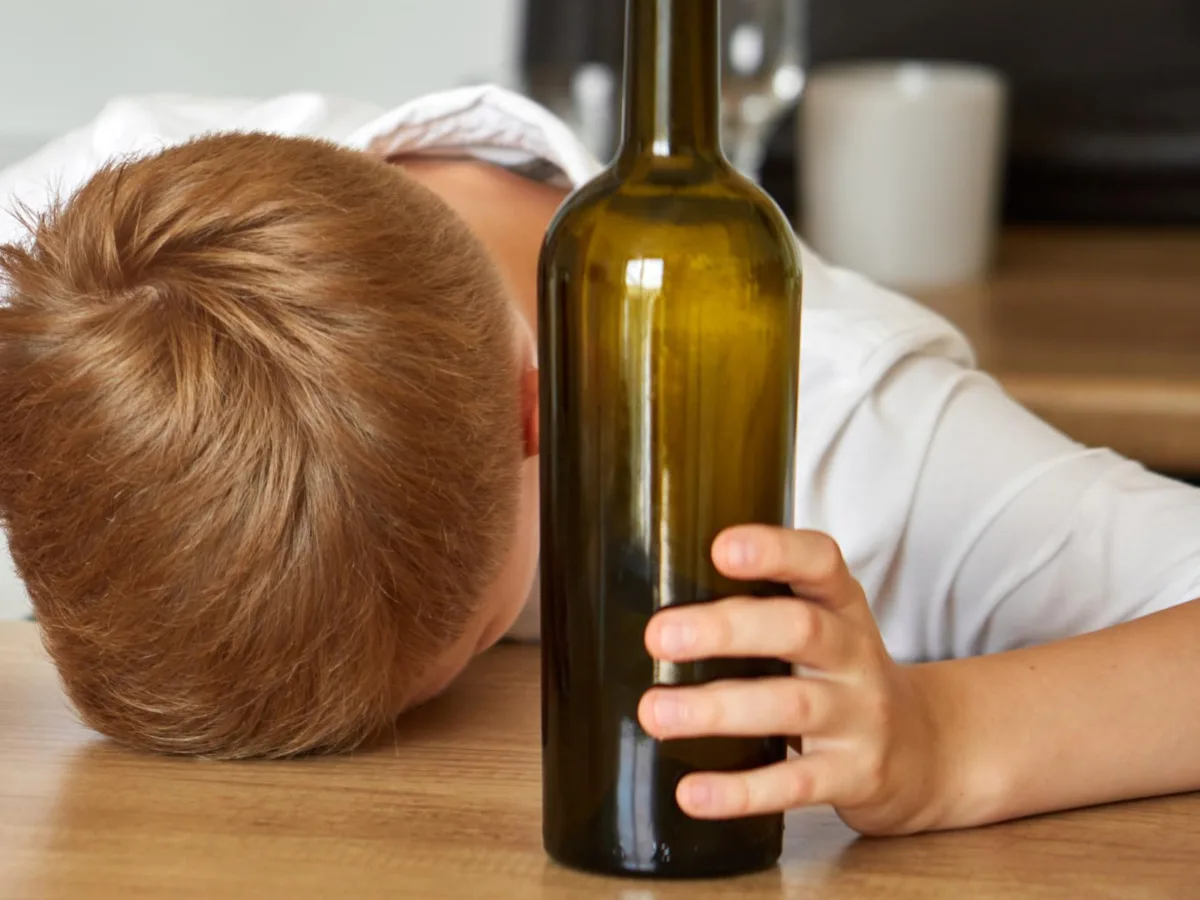 Este o creștere alarmantă a numărului de copii și adolescenți care beau