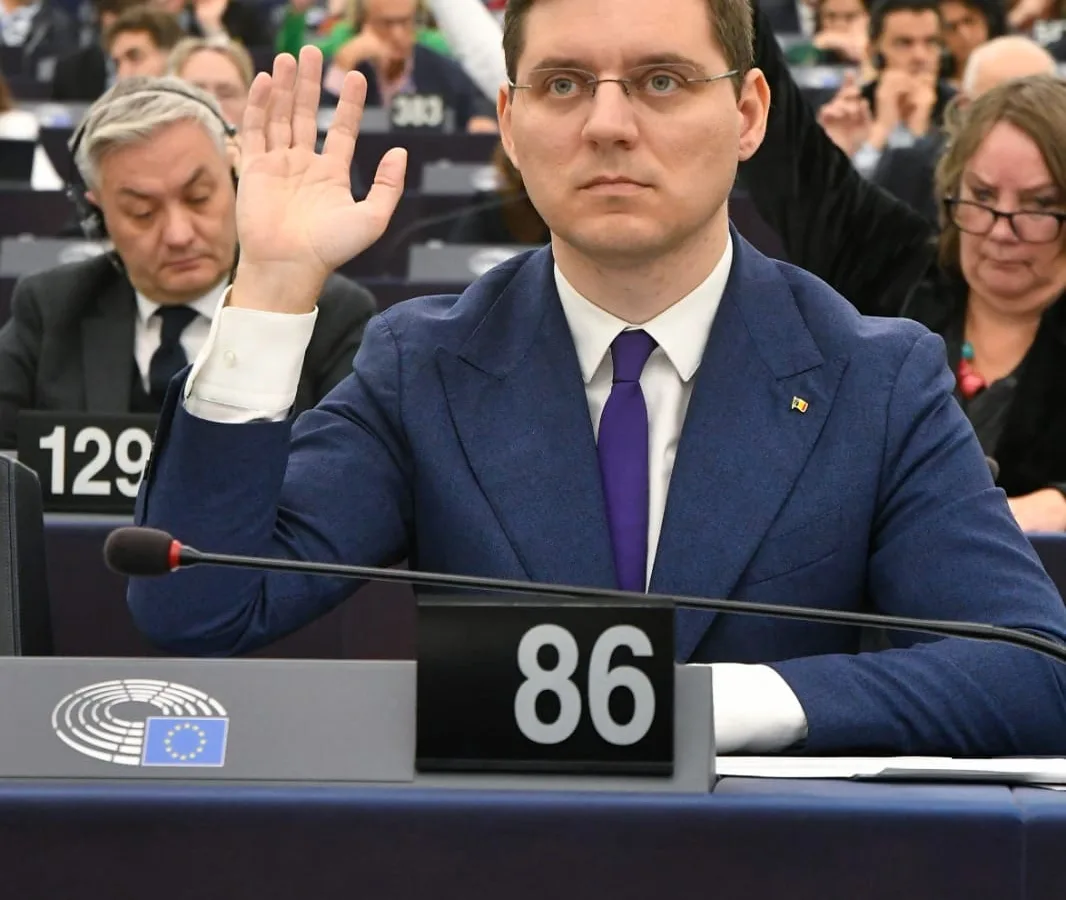 Victor Negrescu spune că nu îi este frică de Diana Șoșoacă, ori de AUR, cu șanse mari să intre în parlamentul European.„Antieuropenii”