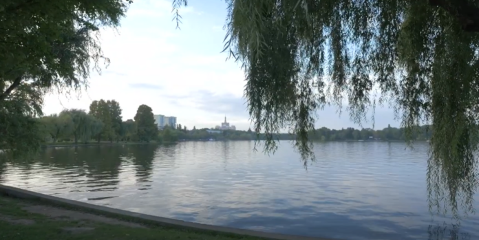 O firmă cunoscută din piața de achiziții publice a câștigat licitația pentru reparațiile Lacului Herăstrău! La mijloc este un contract de zeci de milioane de lei