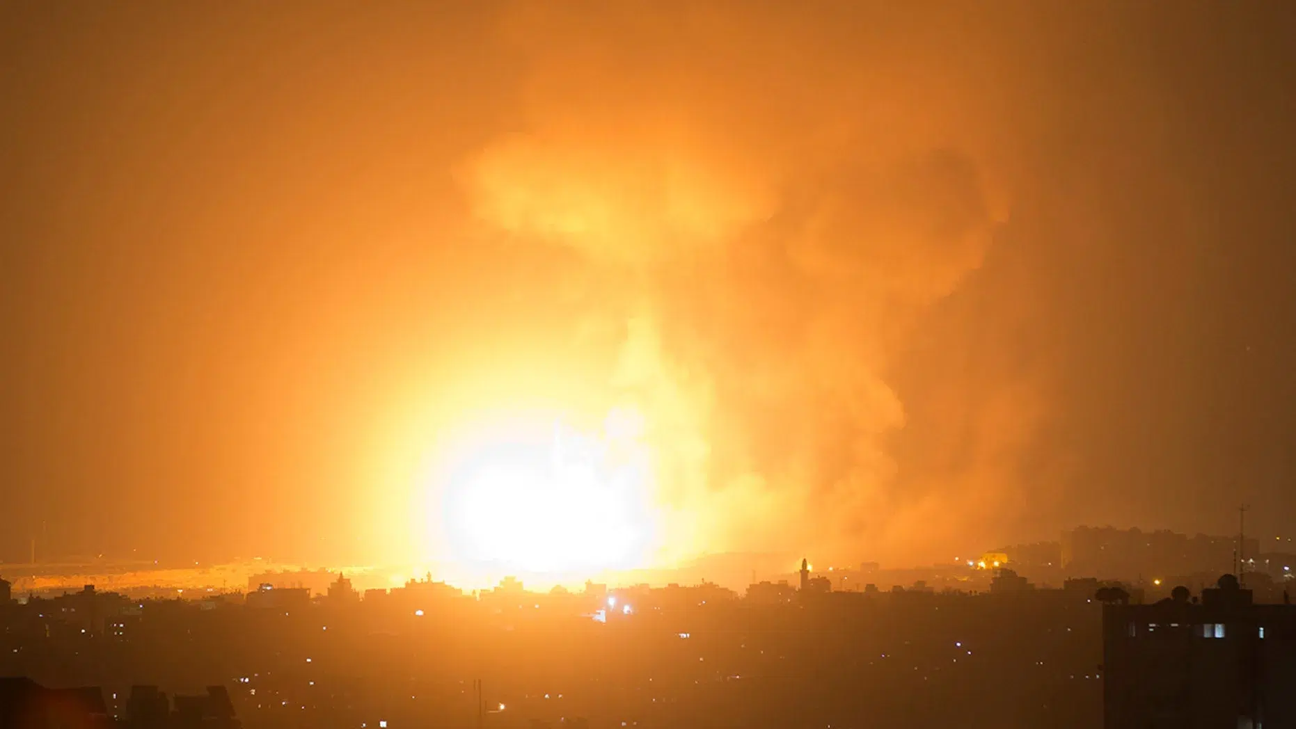 https://lumeapolitica.ro/actualitate/activisti-evrei-au-fluturat-steagul-palestinei-si-au-cerut-oprirea-genocidului-din-gaza-chiar-in-parlamentul-austriac-nu-am-de-ce-sa-mi-fie-rusine/