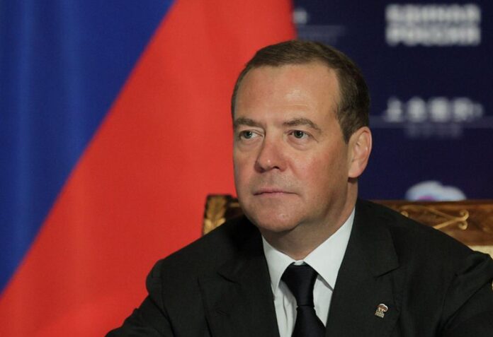 Dmitri Medvedev: Rusia va fi mereu în război cu Ucraina. Războiul „nu va fi oprit de asocierea Ucrainei la UE şi nici măcar de aderarea acestei ţări artificiale la NATO”