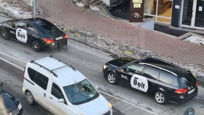 Peste 100 de șoferi de servicii de ride-sharing, precum Bolt și Uber