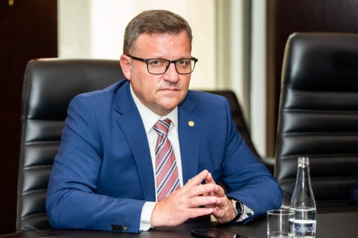 Cât trebuie să muncească un român ca să primească pensia minimă. Marius Budăi spune care e stagiul minim de cotizare