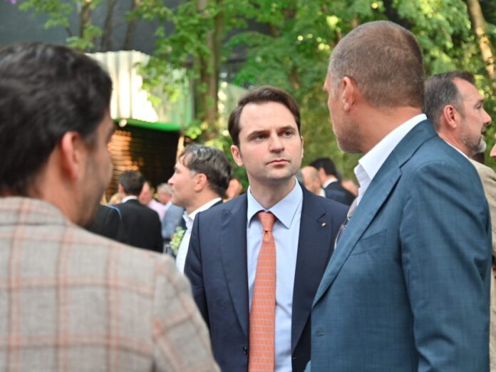 Plafonarea prețurilor la energie, prelungită în anul electoral 2024. Sebastian Burduja nu exclude, totuși, să se umble la plafoane