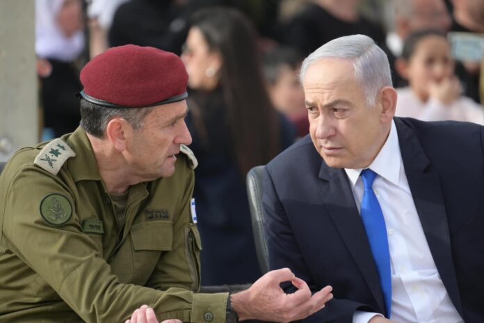 Benjamin Netanyahu, operat de hernie în timp ce mulțimea furioasă îi cere demisia în stradă. Aproape 33.000 de palestinieni au murit de mâna evreilor