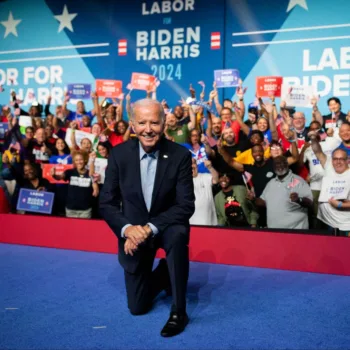 Încă o gafă a lui Joe Biden, în campanie: „Încă patru ani. Pauză” | VIDEO