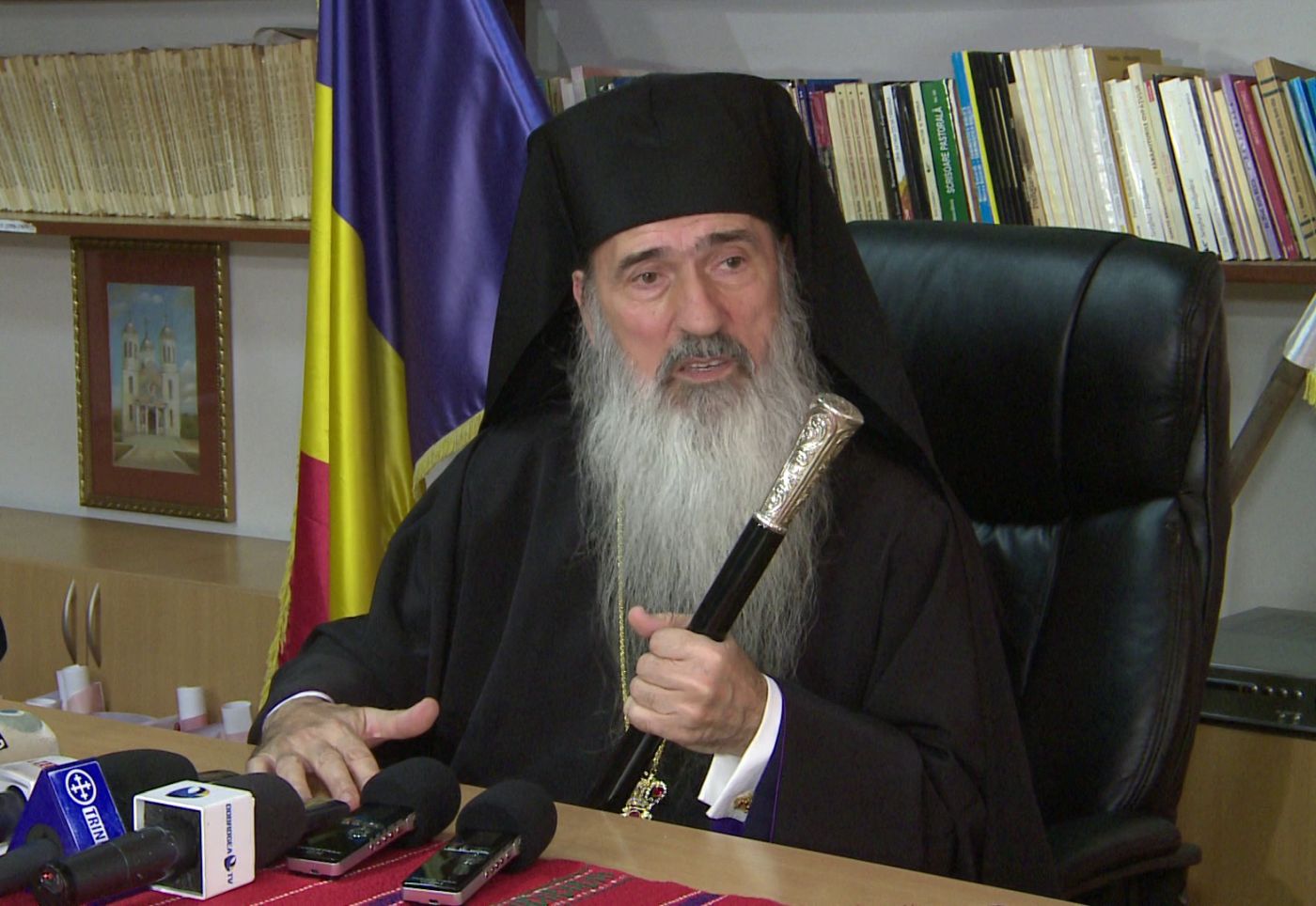 Declarațiile controversate ale IPS Teodosie privind abuzul conjugal: „Dumneata, care ai primit taina cununiei, trebuie să-ţi duci crucea”
