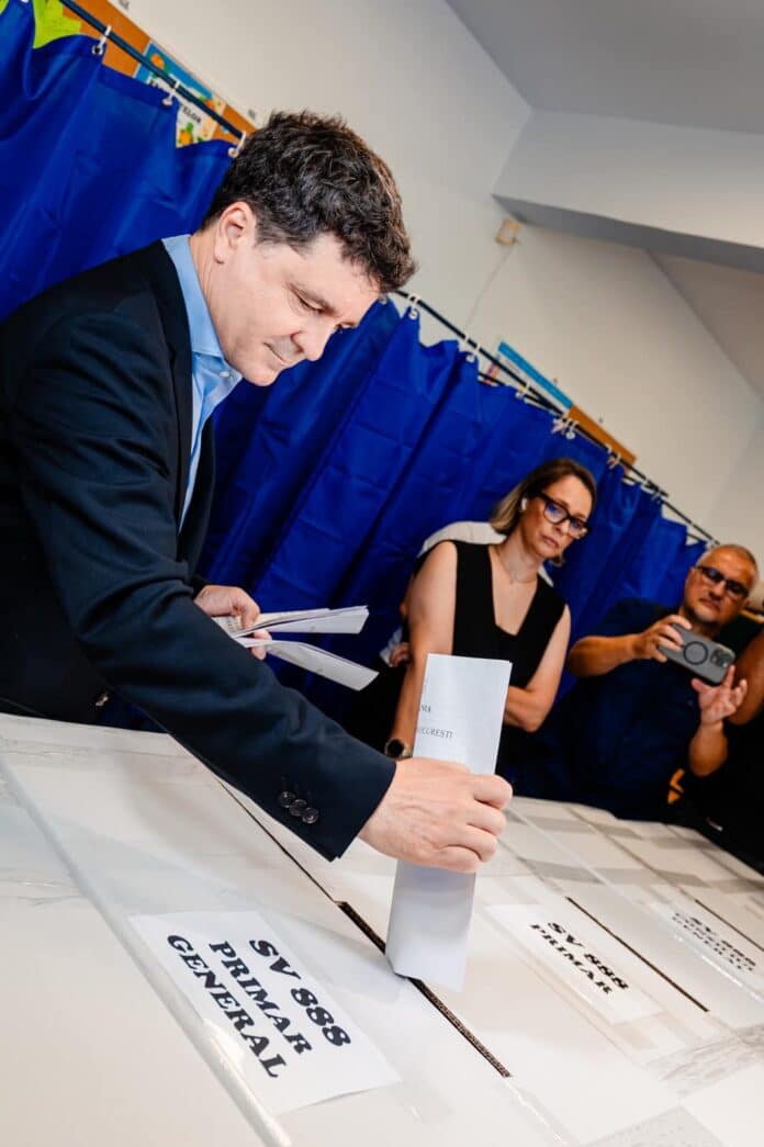 Nicușor Dan propune organizarea referendumurilor în București simultan cu alegerile parlamentare. Vrea să aibă putere de decizie asupra banilor primarilor de sectoare