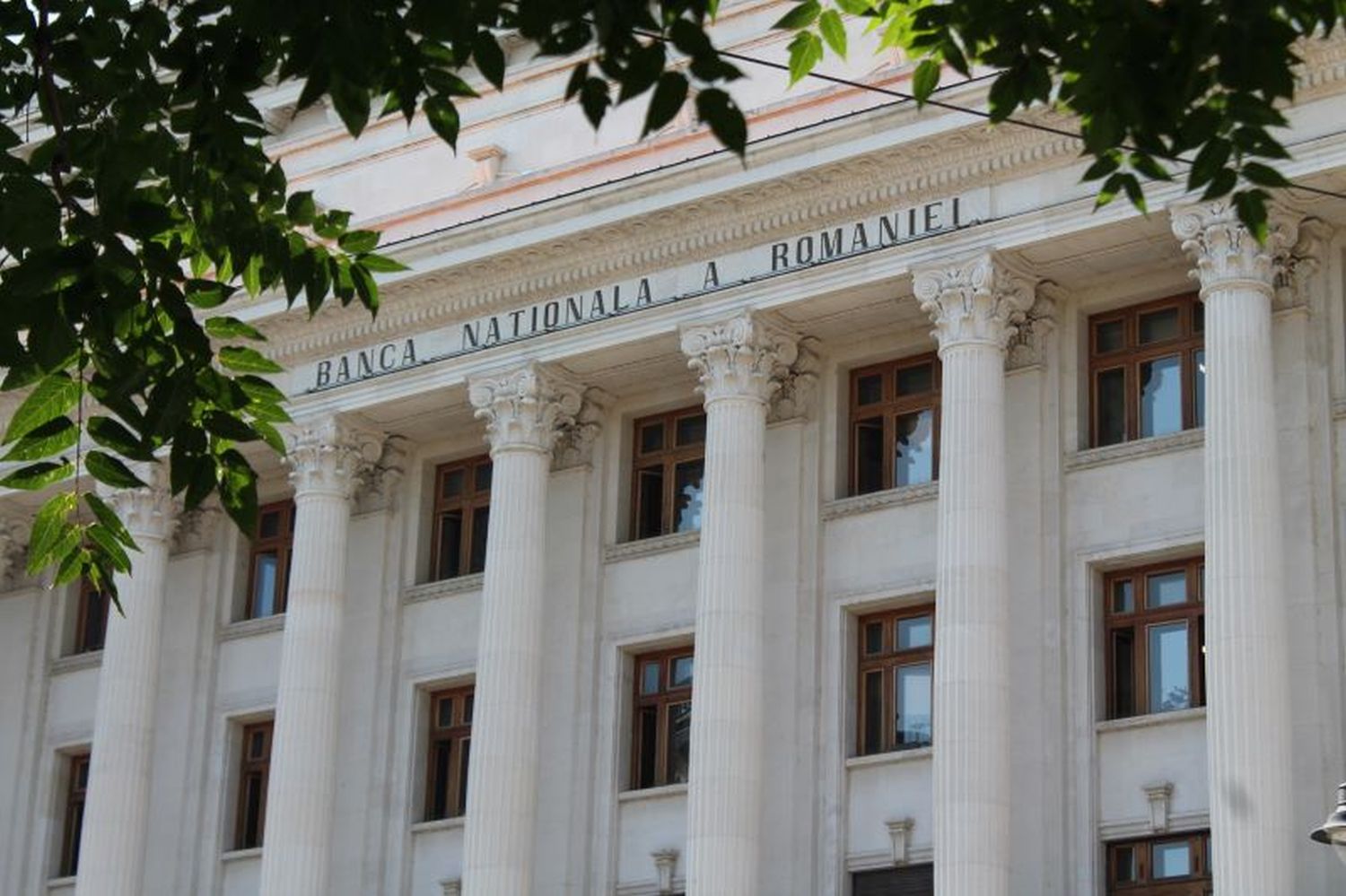 BNR confirmă: Guvernul PSD-PNL a combătut eficient inflația! Prețurile nu știu însă de statistici