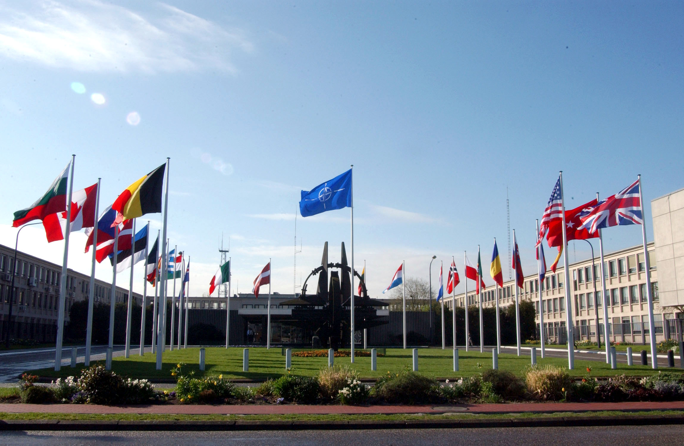 NATO promite 40 de miliarde de euro pentru Ucraina în 2025, în ciuda incertitudinii privind aderarea