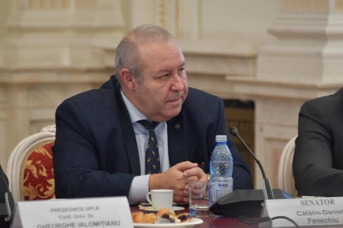 Liberalul Fenechiu a explicat de ce lipsește Ciolacu de la Ziua Marinei: „Când îl avantajează prezența în preajma președintelui Ciucă sau a Președintelui României, Klaus Iohannis, e prezent”