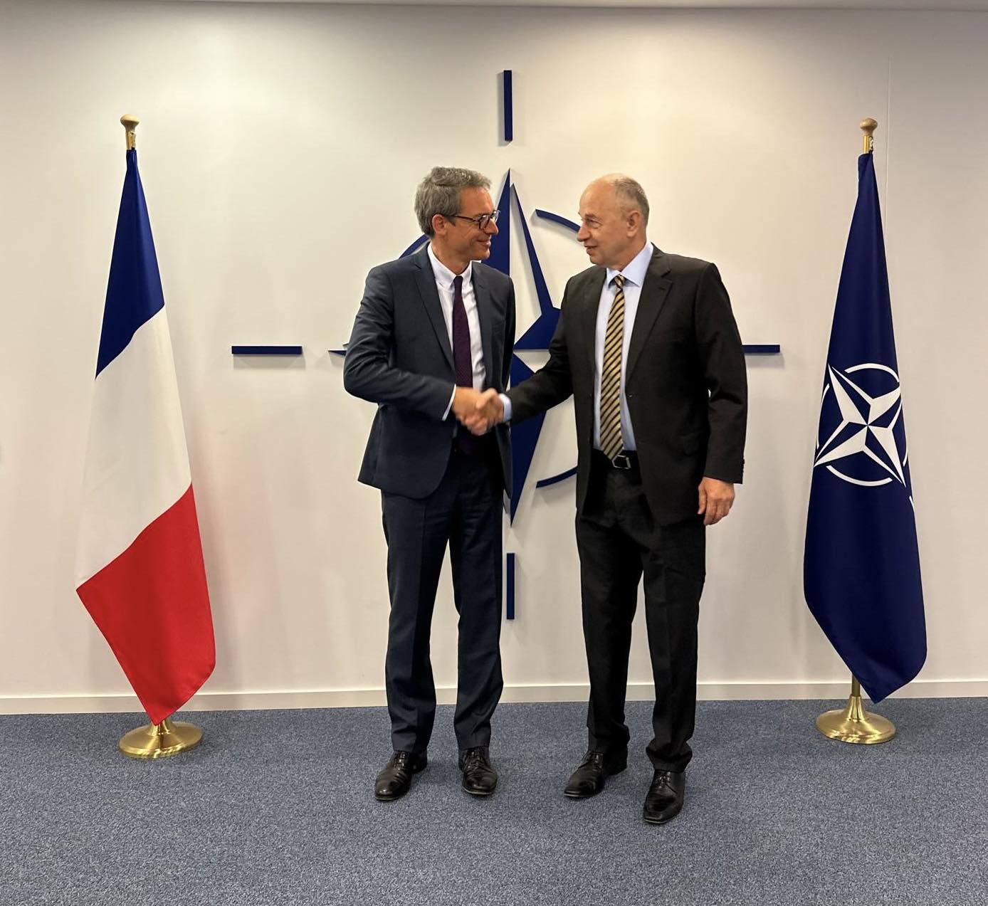 https://lumeapolitica.ro/actualitate/marcel-ciolacu-si-mircea-geoana-surprinsi-la-aceeasi-masa-intr-un-local-din-bucuresti/
