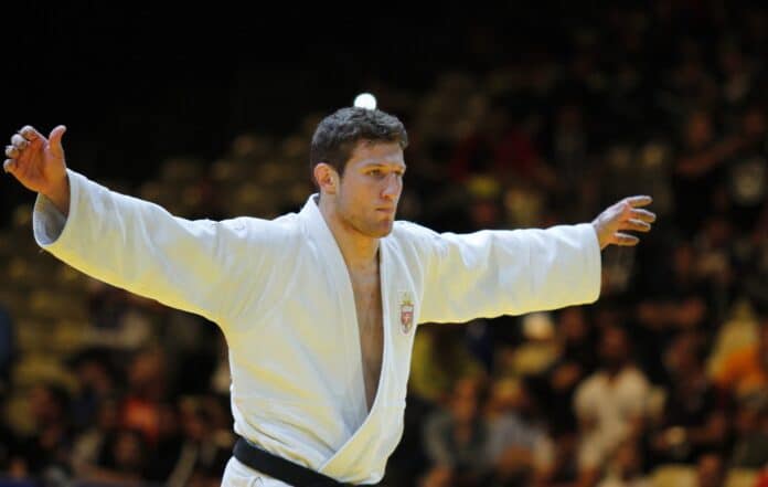 Controversă în lumea judo-ului: Campion mondial suspendat pentru că și-a făcut semnul crucii la Jocurile Olimpice