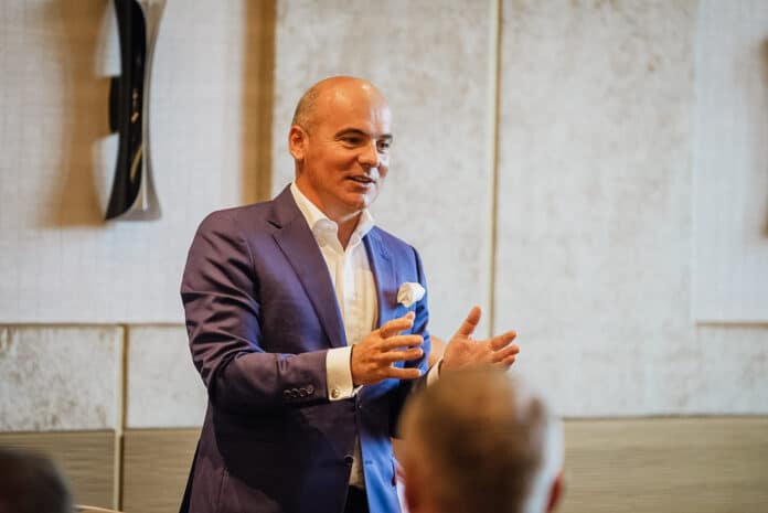 Rareș Bogdan, atac la Marcel Ciolacu: un „premier dornic de putere” care pregătește „programul Ultima plasă”