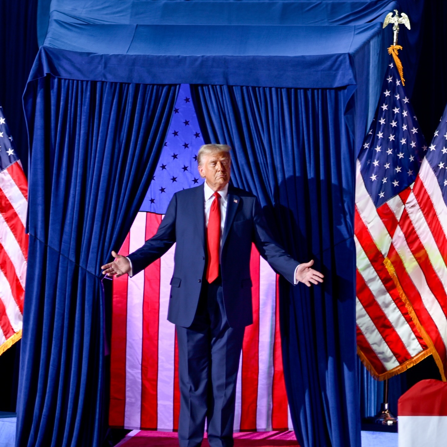 Donald Trump va crește taxele vamale pentru China, Canada și Mexic. Ce urmărește președintele ales