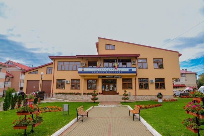 Fosta primăriță îl acuză de agresiune pe actualul primar din Țibănești. Ce s-a întâmplat între ei în birou