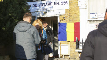 Votarea în diaspora pentru primul tur al alegerilor prezidențiale s-a încheiat. Românii din străinătate au pus ștampila pe Călin Georgescu 3 Votarea în diaspora pentru primul tur al alegerilor prezidențiale s-a încheiat. Românii din străinătate au pus ștampila pe Călin Georgescu