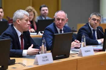 Ministrul de Interne Predoiu anunță zeci de dosare penale pentru cuvintele dure spuse pe rețelele sociale. „Se lucrează profesionist, pe bază de legi democratice” 2 Ministrul de Interne Predoiu anunță zeci de dosare penale pentru cuvintele dure spuse pe rețelele sociale. „Se lucrează profesionist, pe bază de legi democratice”