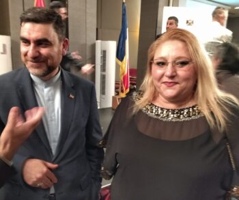 Diana Șoșoacă, scandal cu polițiștii: eurodeputata a aruncat cu amenințări după primirea unei amenzi: „cum se apropie unul de mine îi zbor creierii” 2 Diana Șoșoacă, scandal cu polițiștii: eurodeputata a aruncat cu amenințări după primirea unei amenzi: „cum se apropie unul de mine îi zbor creierii”