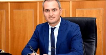 Primarul din Crevedia, Florin Petre, arestat pentru trafic de persoane. A devenit cunoscut după explozia de la stația GPL 3 Primarul din Crevedia, Florin Petre, arestat pentru trafic de persoane. A devenit cunoscut după explozia de la stația GPL