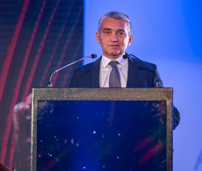 Vlad Oprea, primarul stațiunii Sinaia și alte trei persoane, implicate într-un accident rutier pe DN1. Starea edilului