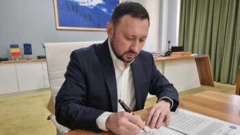 Fechet se plânge că e sfidat de Romsilva: "1.250 de persoane au primit prime uriașe în doi ani. De un an aștept raportul de audit" 2 mircea fechet e sfidat de romsilva 1 250 de persoane au primit prime uriase in doi ani de un an astept raportul de audit 949475