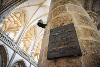 Controversă pe mormântul baronului Brukenthal. Biserica se opune vehement cercetărilor arheologice. Specialiștii vor să confirme hrisoave vechi