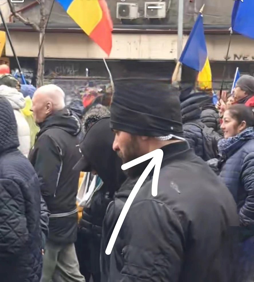 Infiltrat la protestul din fața BEC