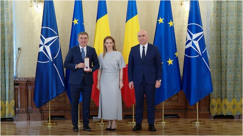 gheorghe hagi ilie bolojan decorare foto presidency 850x478 1