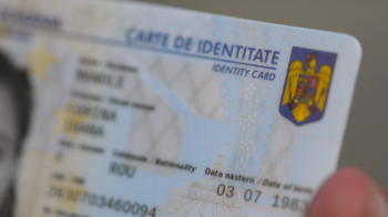 A început eliberarea noilor buletine electronice! Află cum se pot obține 3 Începe eliberarea noilor buletine electronice