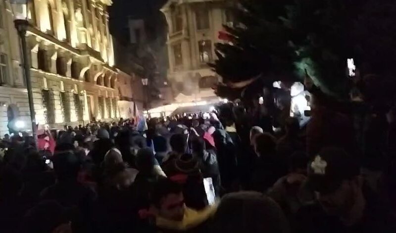 Violențe la protestul după respingerea candidaturii lui Georgescu