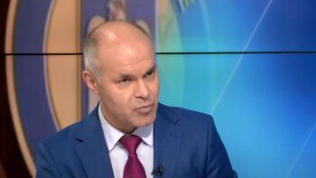 Daniel Funeriu, derapaj la adresa unei jurnaliste în dezbaterea prezidențială TVR 2 1744743333 daniel funeriu candidat la prezidentiale 2025