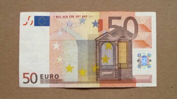 Care sunt bancnotele de 50 de euro care vor fi retrase din circulație 10 50 de euro