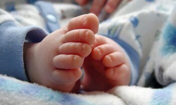 Anchetă la maternitatea din Bacău după dispariția unui bebeluș: Cum a fost prinsă mama care ar fi încercat să îl vândă 2 Bebeluș