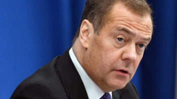 Dmitri Medvedev compară condamnarea Marinei Le Pen cu interzicerea candidaturii lui Călin Georgescu în România 4 Dmitri Medvedev