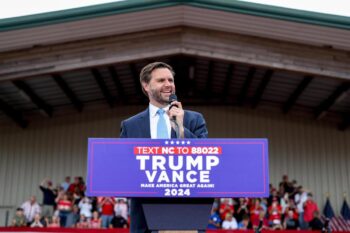 JD Vance afirmă că "ucrainenii nu câștigă războiul". Prelungirea lui va duce la un risc de conflict nuclear 2 JD Vance, vicepreședintele SUA