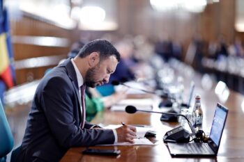 Mircea Fechet taie aproape toate posturile directorilor din Romsilva și cere profit mai mare 6 Mircea Fechet, ministrul Mediului