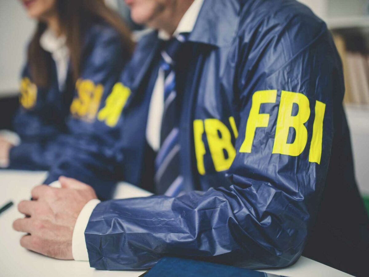 Adolescentul român acuzat de terorism în SUA a fost eliberat. Nu va fi extrădat 11 FBI
