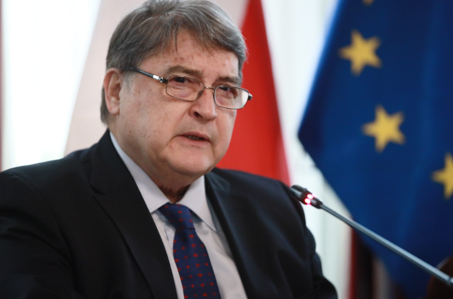 Moțiune simplă împotriva lui Emil Hurezeanu. Ce i se reproșează ministrului de externe