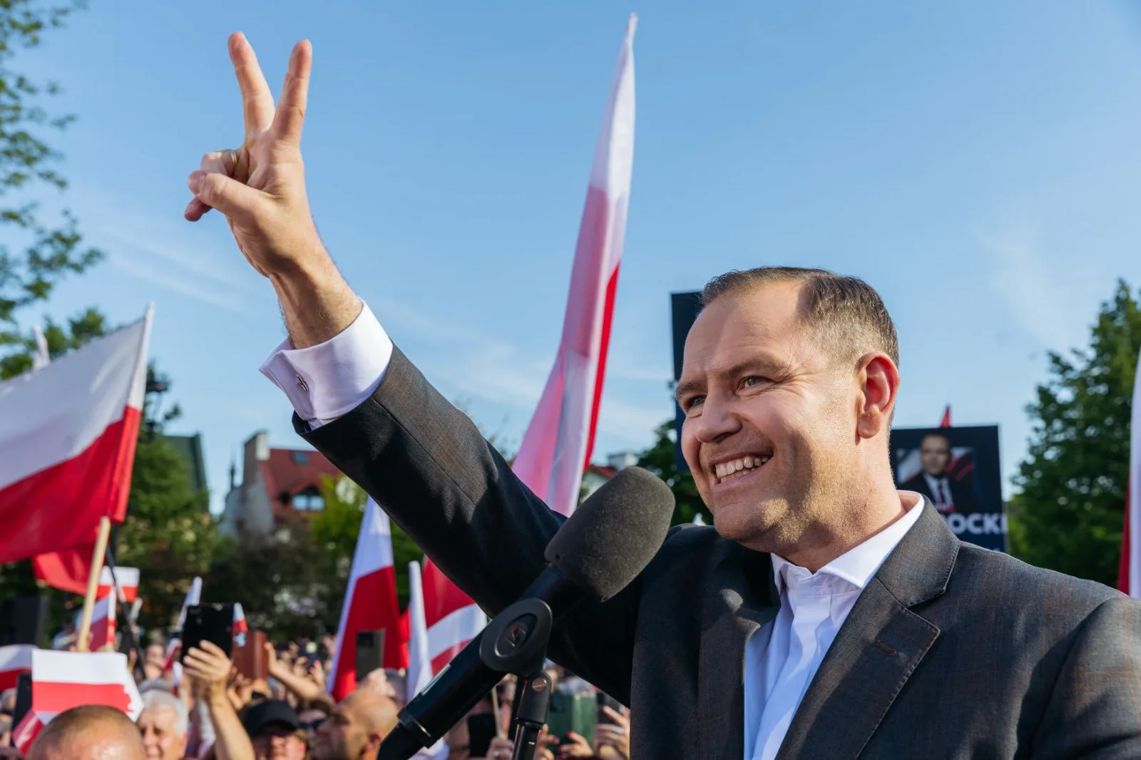 Suveraniștii au învins în Polonia. Karol Nawrocki a câștigat alegerile prezidențiale din Polonia cu 50,9% din voturi 2 Karol Nawrocki