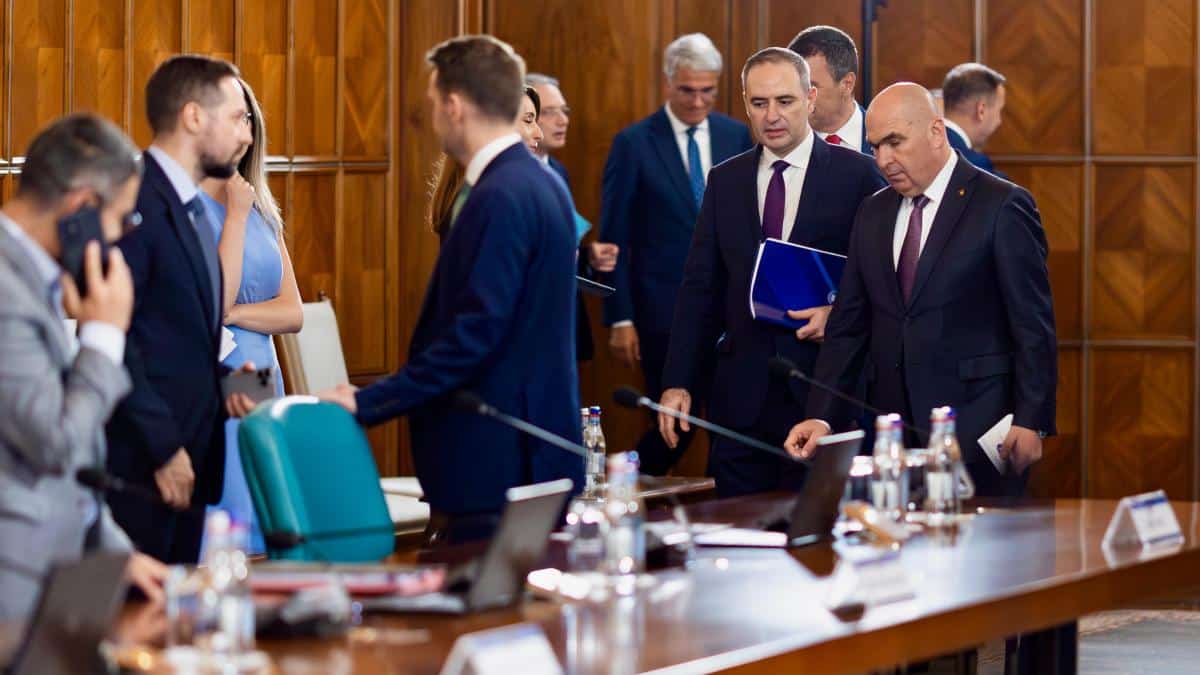 pachetul doi cu masurile de austeritate anuntate de ilie bolojan a fost amanat taierea pensiilor speciale este pe lista 994556