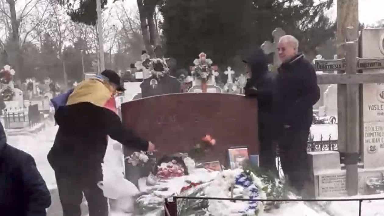 Comemorare la mormantul lui Ceaușescu