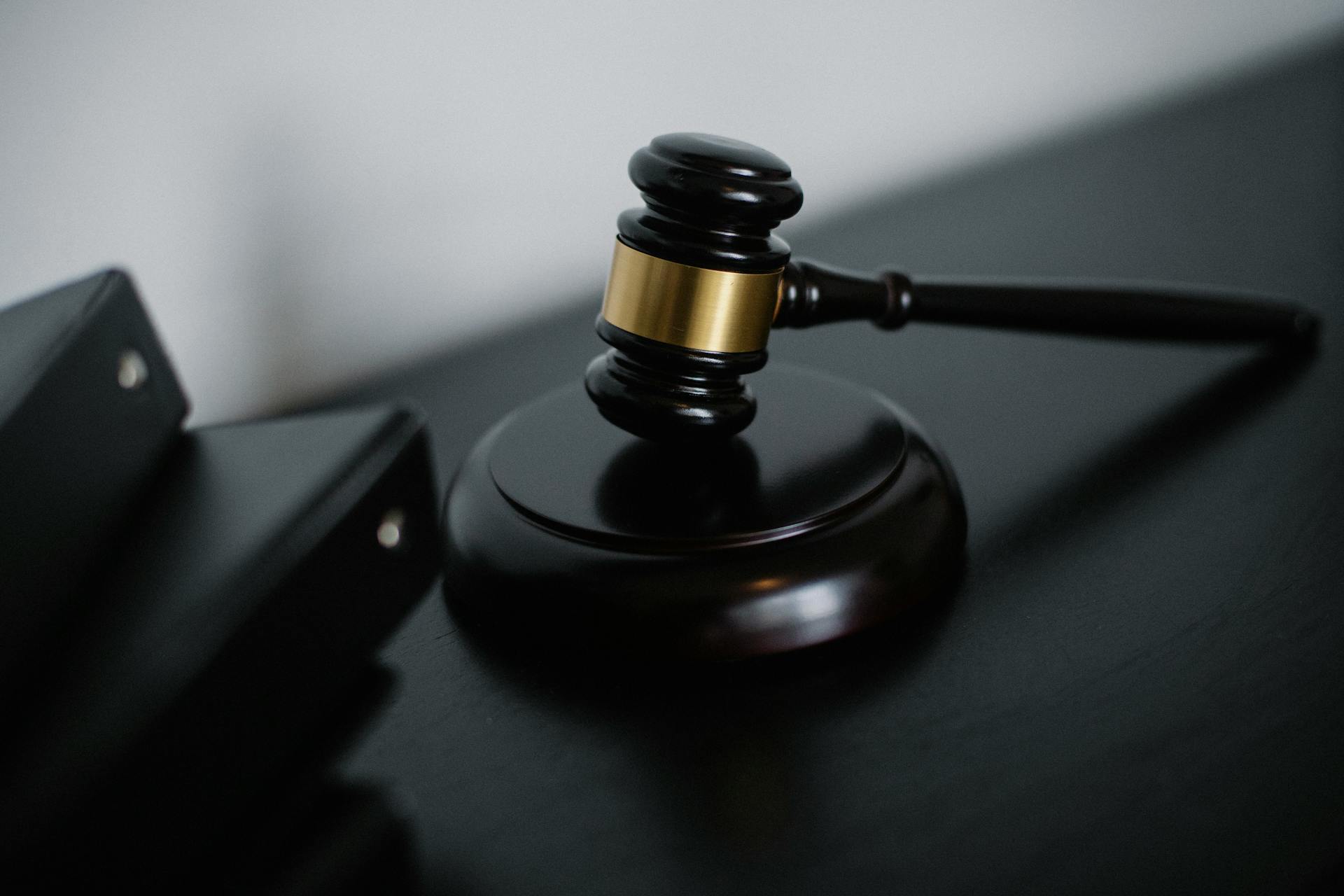 Notar din București, trimis în judecată pentru evaziune fiscală Statul reclamă un prejudiciu de peste 173.000 de lei